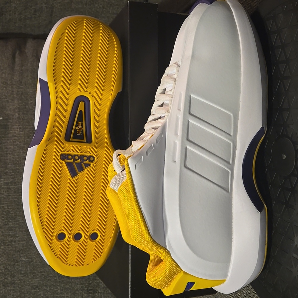 🔥 Kobe Adidas Crazy 1s *New in box.